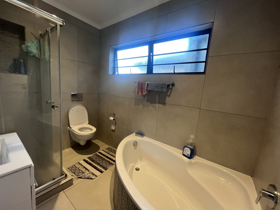 3 Bedroom Property for Sale in Gonubie Eastern Cape